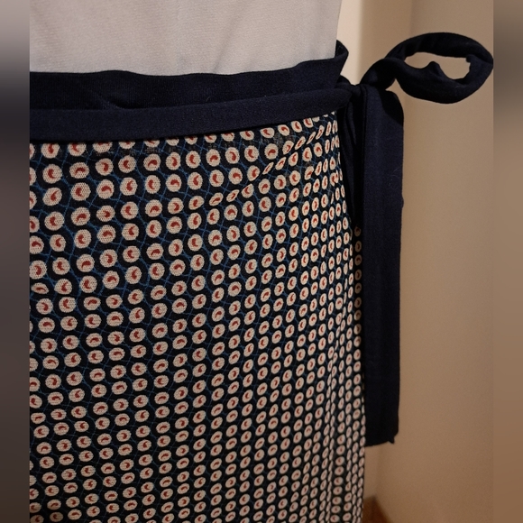 Ladies Esprit skirt - Picture 2 of 6